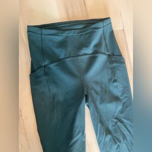 Lululemon leggings size 2 like new